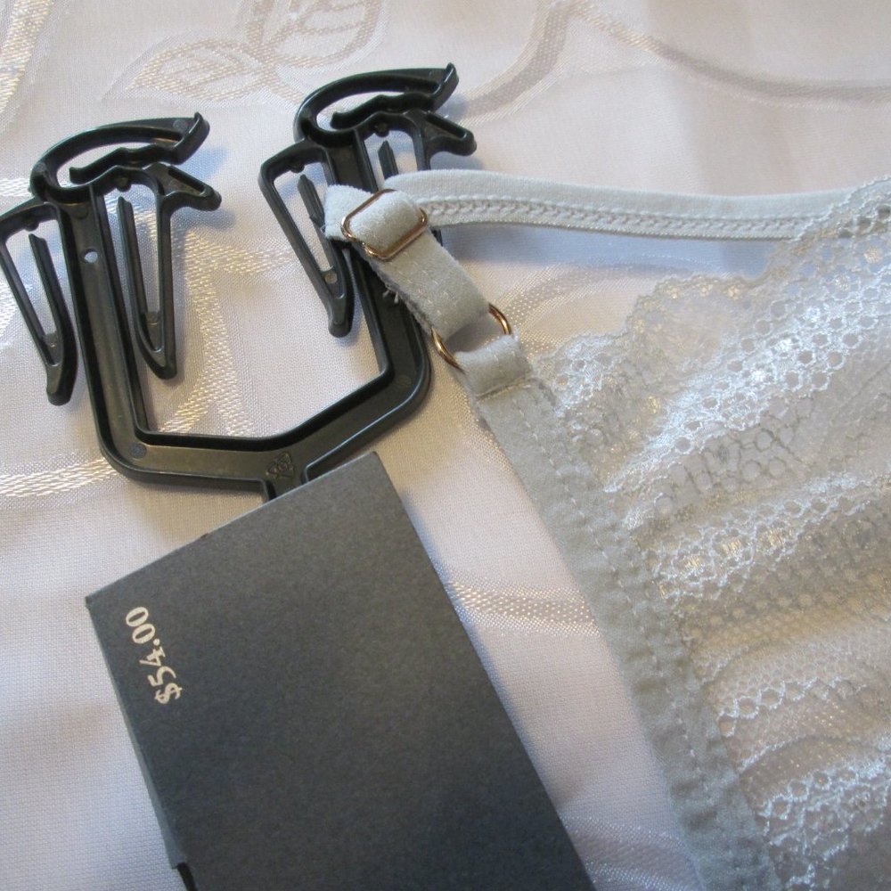 VINCE CAMUTO 2 PACK BRA SET – BACK LACE - Picture 7 of 11